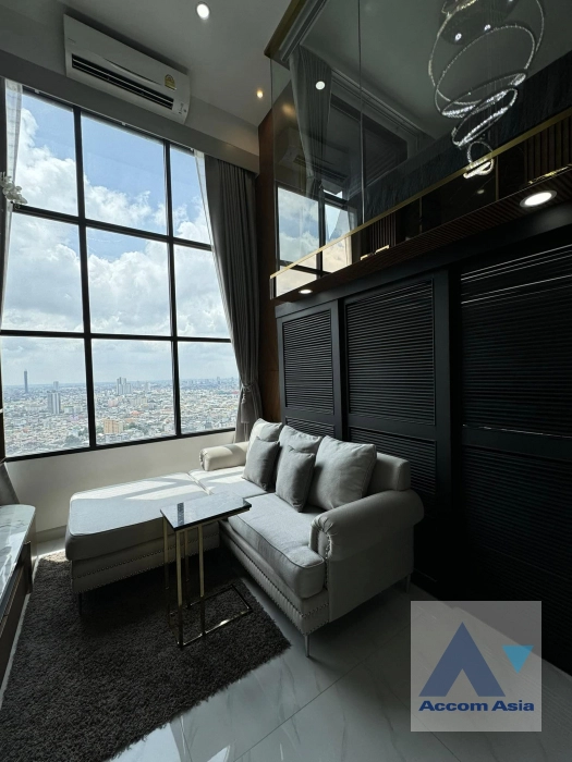  1 Bedroom  Condominium For Rent in Sathorn, Bangkok  near BTS Chong Nonsi (AA42106)