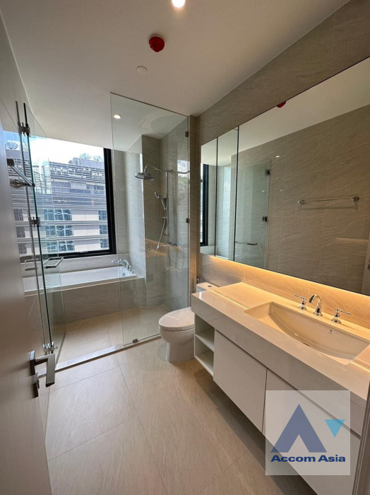 10  2 br Condominium For Sale in Ploenchit ,Bangkok BTS Ploenchit at MUNIQ Langsuan AA42107