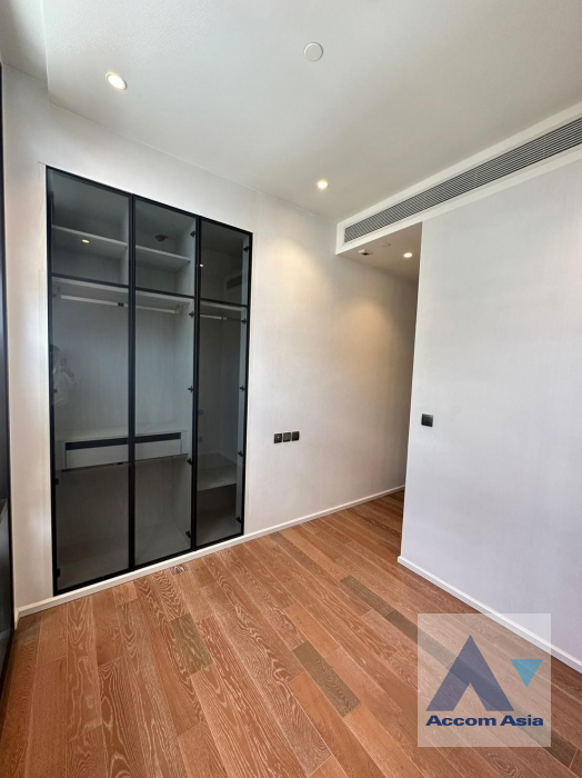 5  2 br Condominium For Sale in Ploenchit ,Bangkok BTS Ploenchit at MUNIQ Langsuan AA42107