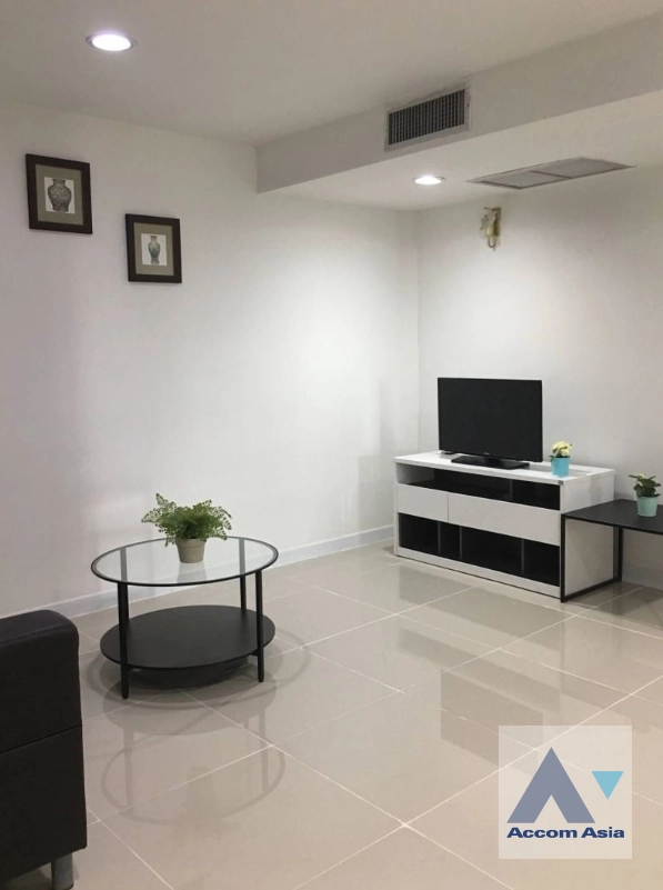  2 Bedrooms  Condominium For Rent in Sukhumvit, Bangkok  near BTS Phrom Phong (AA42112)