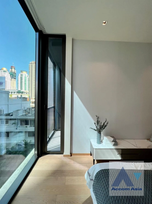 11  2 br Condominium For Rent in Ploenchit ,Bangkok BTS Chitlom at 28 Chidlom AA42116