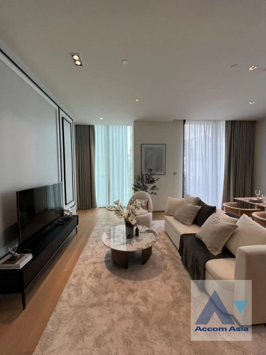  2 Bedrooms  Condominium For Rent in Ploenchit, Bangkok  near BTS Chitlom (AA42116)