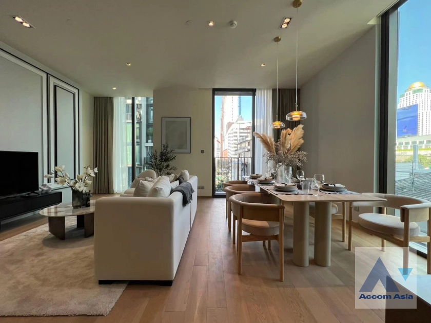  2 Bedrooms  Condominium For Rent in Ploenchit, Bangkok  near BTS Chitlom (AA42116)