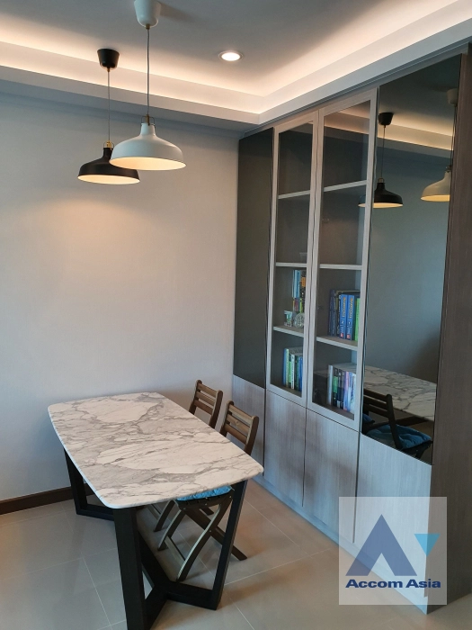  1 Bedroom  Condominium For Sale in Ploenchit, Bangkok  near BTS Victory Monument (AA42128)