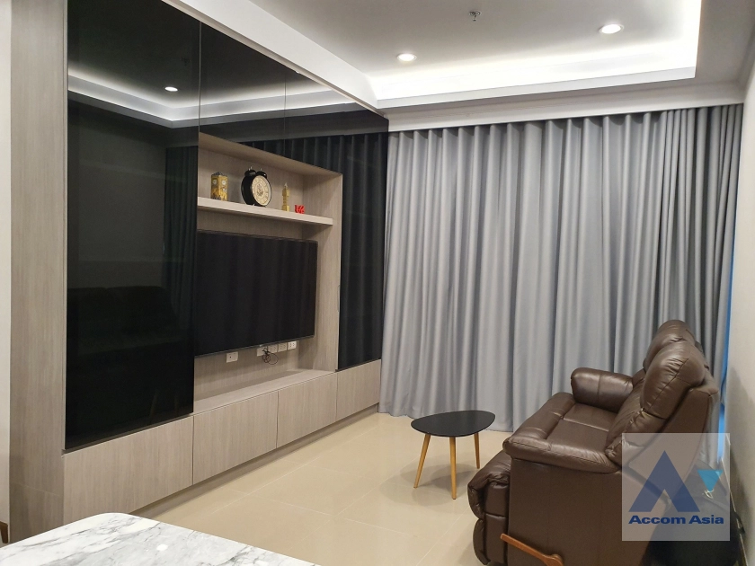  1 Bedroom  Condominium For Sale in Ploenchit, Bangkok  near BTS Victory Monument (AA42128)