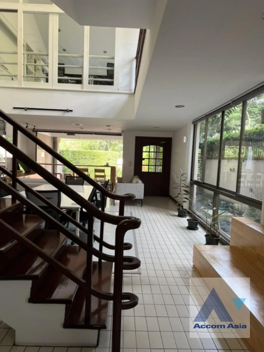 9  3 br House For Rent in Sukhumvit ,Bangkok BTS Phrom Phong AA42131