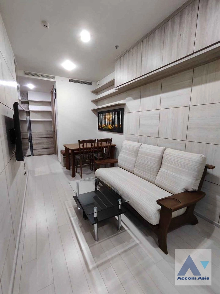  1 Bedroom  Condominium For Rent in Ploenchit, Bangkok  near BTS Ploenchit (AA42151)