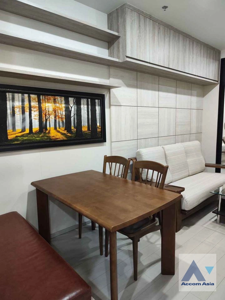  1 Bedroom  Condominium For Rent in Ploenchit, Bangkok  near BTS Ploenchit (AA42151)