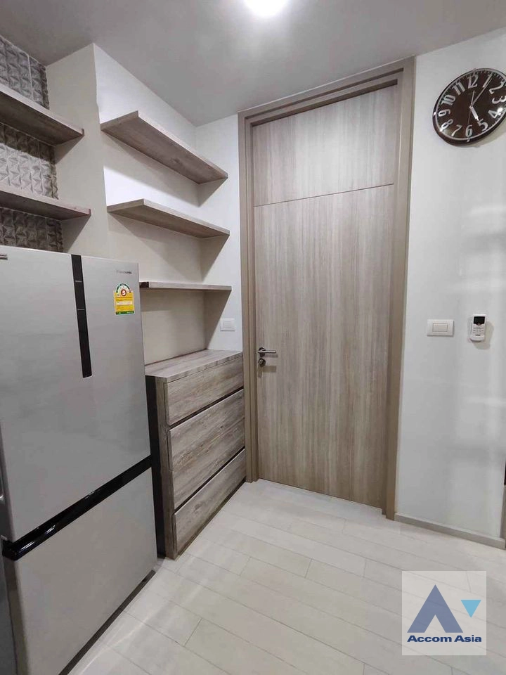  1 Bedroom  Condominium For Rent in Ploenchit, Bangkok  near BTS Ploenchit (AA42151)