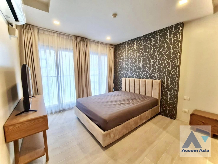 Fully Furnished |  2 Bedrooms  Condominium For Rent & Sale in Ploenchit, Bangkok  near BTS Ploenchit (AA42153)