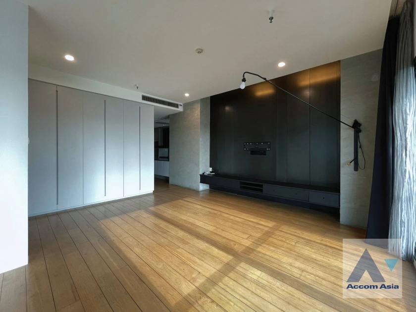  1 Bedroom  Condominium For Sale in Sukhumvit, Bangkok  near BTS Thong Lo (AA42175)