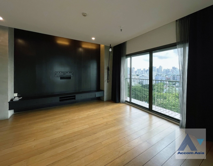  1 Bedroom  Condominium For Sale in Sukhumvit, Bangkok  near BTS Thong Lo (AA42175)