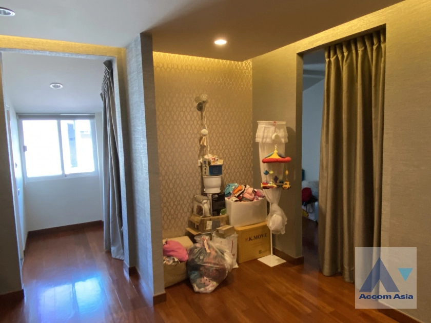 15  1 br Townhouse For Sale in Sathorn ,Bangkok  AA42178