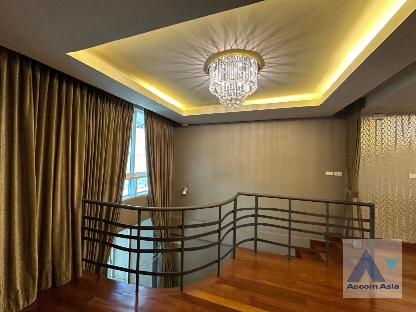 7  1 br Townhouse For Sale in Sathorn ,Bangkok  AA42178