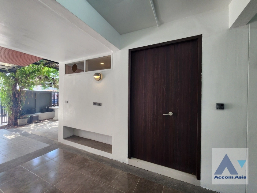 23  1 br Townhouse For Sale in Sathorn ,Bangkok  AA42178