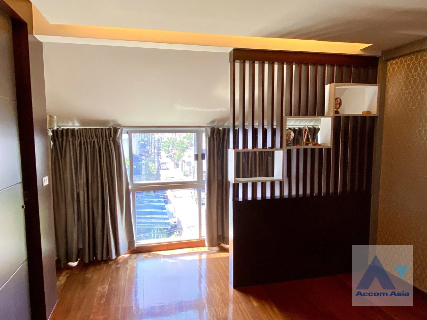 13  1 br Townhouse For Sale in Sathorn ,Bangkok  AA42178