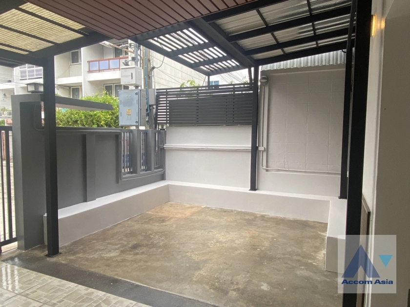 22  1 br Townhouse For Sale in Sathorn ,Bangkok  AA42178