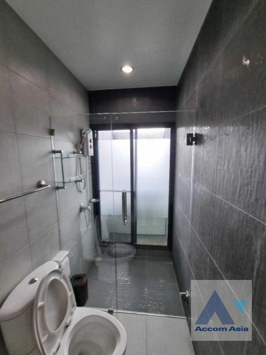 8  3 br Townhouse For Rent in Pattanakarn ,Bangkok BTS On Nut at Areeya Mandarina 77 AA42209