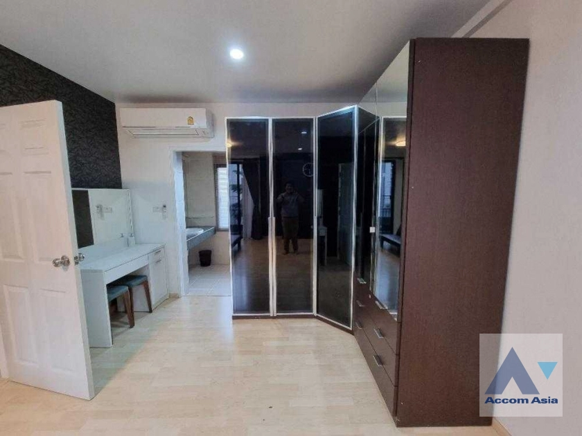  3 Bedrooms  Townhouse For Rent in Pattanakarn, Bangkok  near BTS On Nut (AA42209)