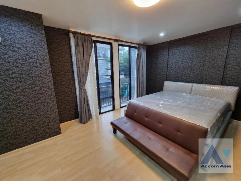 5  3 br Townhouse For Rent in Pattanakarn ,Bangkok BTS On Nut at Areeya Mandarina 77 AA42209