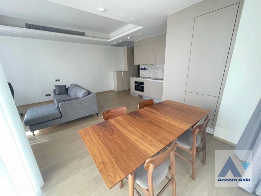  1 Bedroom  Condominium For Sale in Ploenchit, Bangkok  near BTS Ploenchit (AA42216)