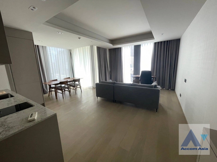  1 Bedroom  Condominium For Sale in Ploenchit, Bangkok  near BTS Ploenchit (AA42216)