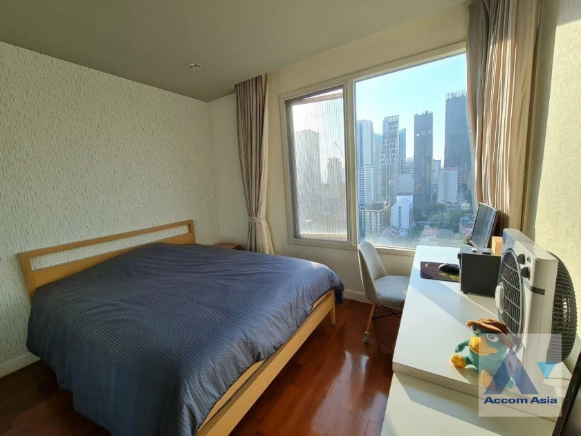  2 Bedrooms  Condominium For Sale in Sukhumvit, Bangkok  near BTS Phrom Phong (AA42223)