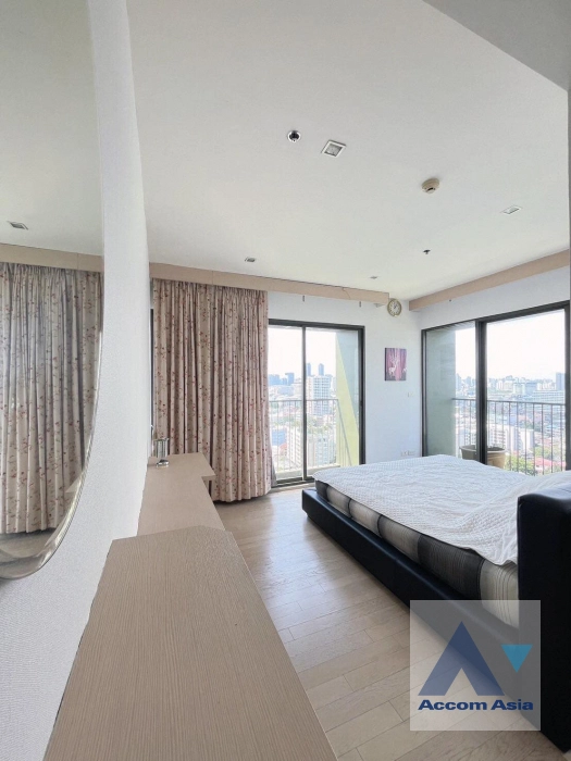  2 Bedrooms  Condominium For Sale in Sukhumvit, Bangkok  near BTS Thong Lo (AA42247)