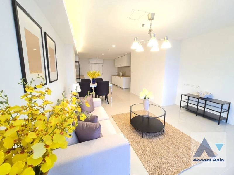  4 Bedrooms  Condominium For Rent in Sukhumvit, Bangkok  near BTS Phrom Phong (AA42248)