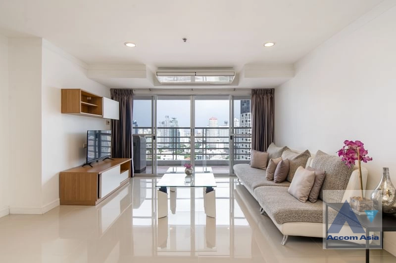  3 Bedrooms  Condominium For Rent in Sukhumvit, Bangkok  near BTS Phrom Phong (AA42249)