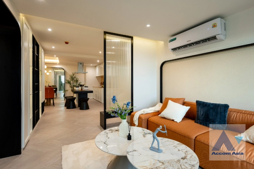 Pet friendly |  3 Bedrooms  Condominium For Sale in Sukhumvit, Bangkok  near BTS Ekkamai (AA42253)