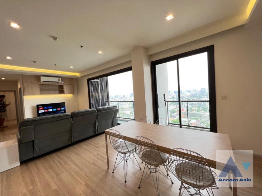 5  3 br Condominium for rent and sale in Phaholyothin ,Bangkok  at M Jatujak AA42267