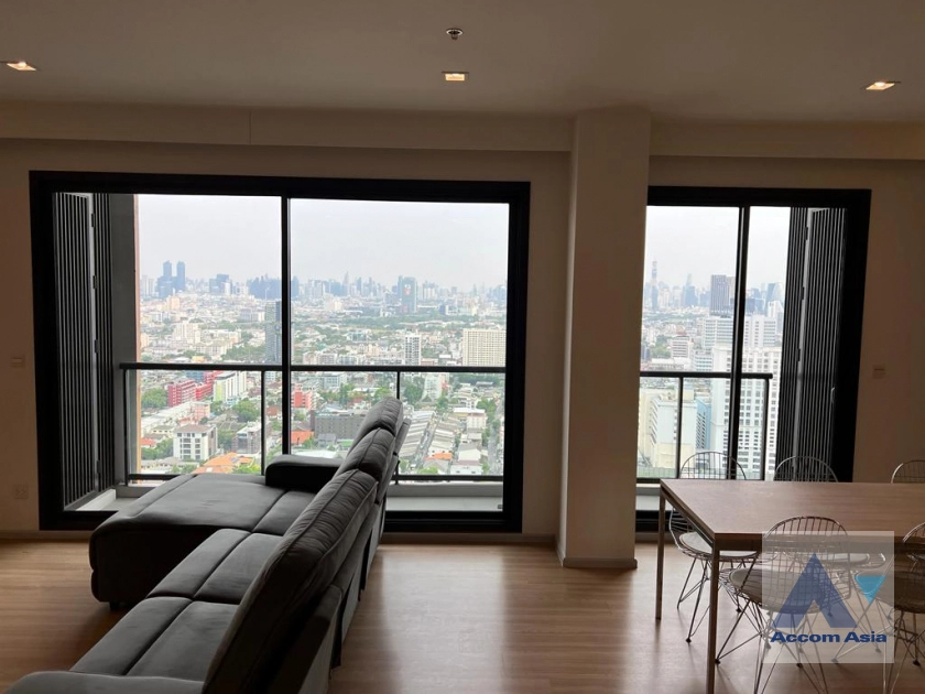 Fully Furnished, Pet friendly |  3 Bedrooms  Condominium For Rent & Sale in Phaholyothin, Bangkok  (AA42267)