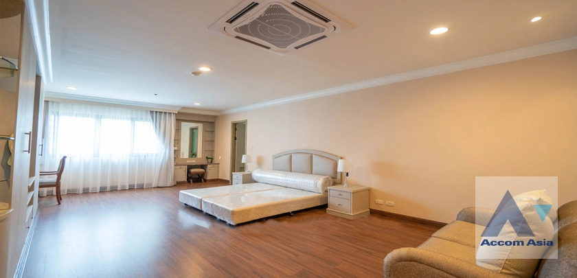  3 Bedrooms  Apartment For Rent in Sukhumvit, Bangkok  near BTS Asok - MRT Sukhumvit (AA42272)