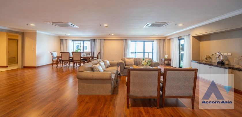  3 Bedrooms  Apartment For Rent in Sukhumvit, Bangkok  near BTS Asok - MRT Sukhumvit (AA42272)