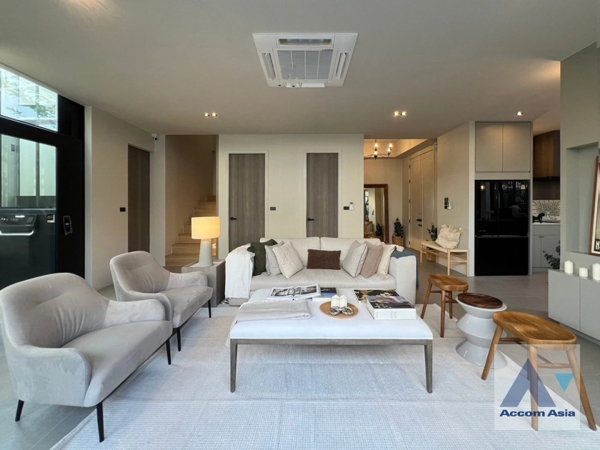  1  4 br House For Sale in Sukhumvit ,Bangkok  AA42273