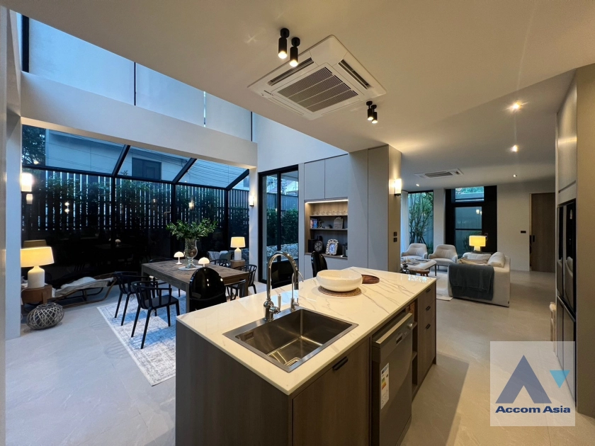 6  4 br House For Sale in Sukhumvit ,Bangkok  AA42273