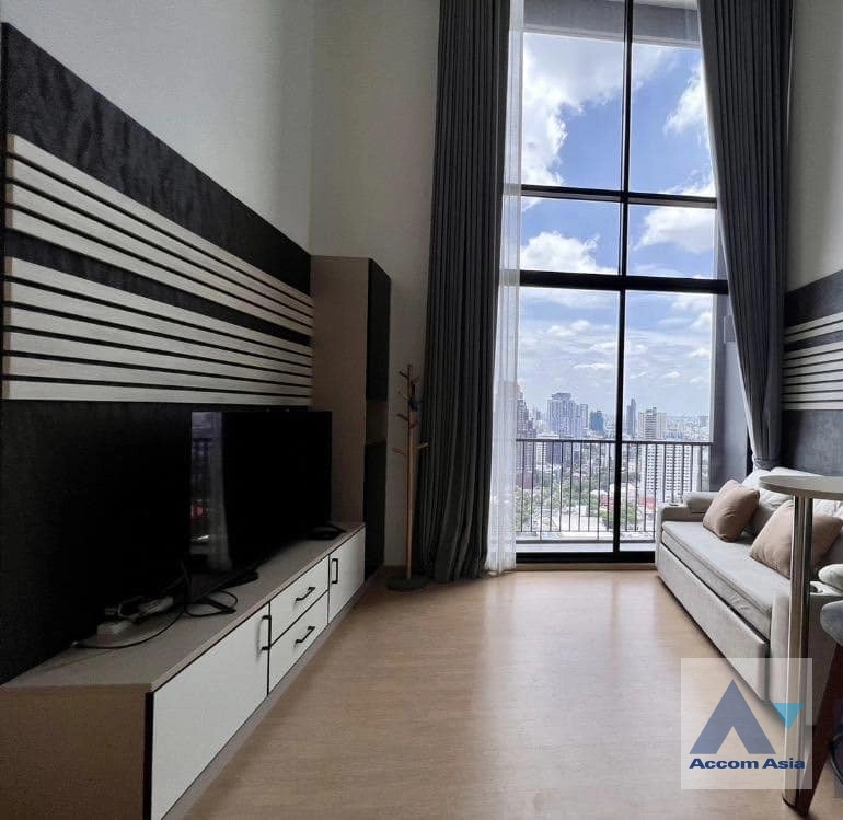 Fully Furnished, Duplex Condo, Pet friendly |  1 Bedroom  Condominium For Rent in Sukhumvit, Bangkok  near BTS Ekkamai (AA42283)