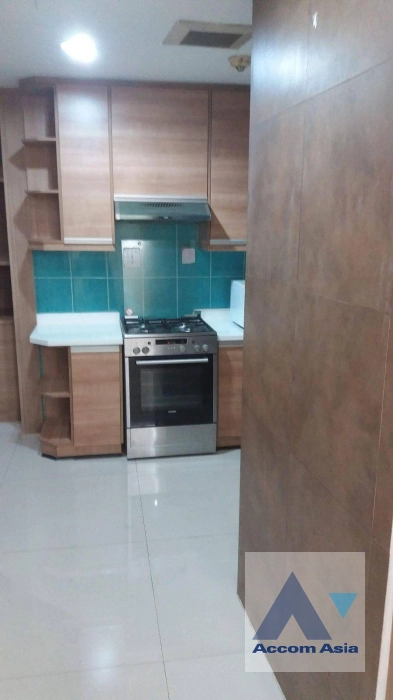  3 Bedrooms  Condominium For Sale in Sukhumvit, Bangkok  near BTS Phrom Phong (AA42287)