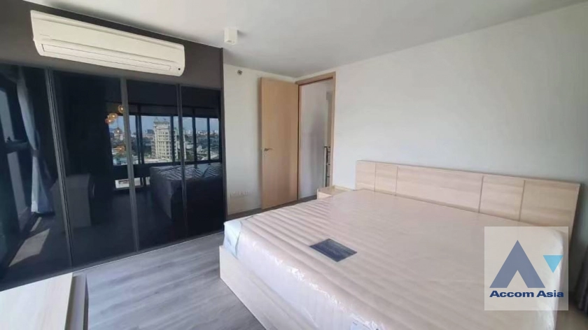 7  2 br Condominium For Rent in Silom ,Bangkok BTS Surasak at The Lofts Silom AA42293