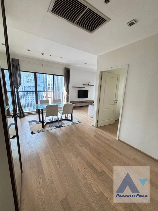  2 Bedrooms  Condominium For Rent in Sukhumvit, Bangkok  near BTS Phrom Phong (AA42300)