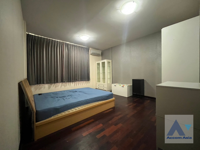 8  3 br House For Rent in Sukhumvit ,Bangkok BTS Phrom Phong AA42302