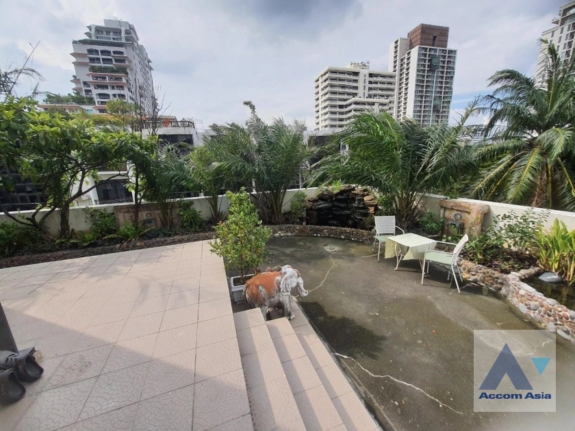  3 Bedrooms  Condominium For Sale in Sukhumvit, Bangkok  near BTS Phrom Phong (AA42305)