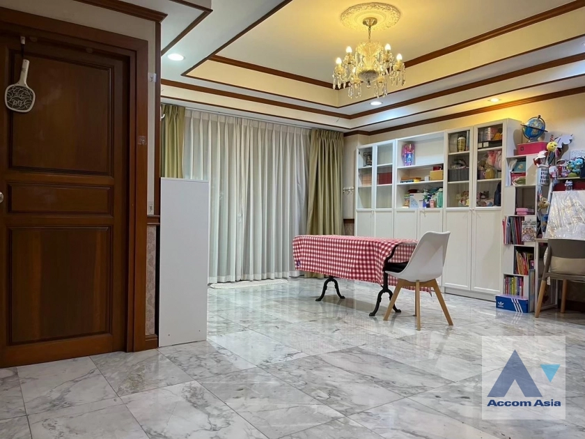 8  3 br Condominium For Sale in Sukhumvit ,Bangkok BTS Phrom Phong at Supalai Place   AA42307