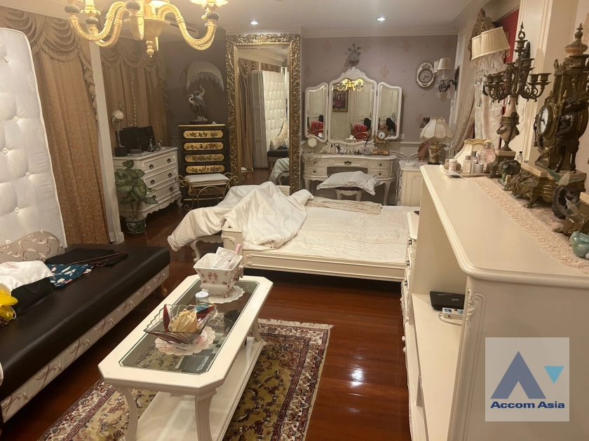 Duplex Condo |  3 Bedrooms  Condominium For Sale in Sukhumvit, Bangkok  near BTS Phrom Phong (AA42308)