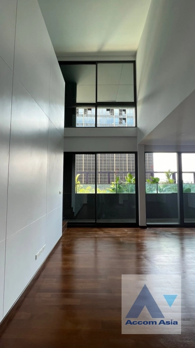 Duplex Condo |  3 Bedrooms  Condominium For Sale in Sukhumvit, Bangkok  near BTS Thong Lo (AA42334)