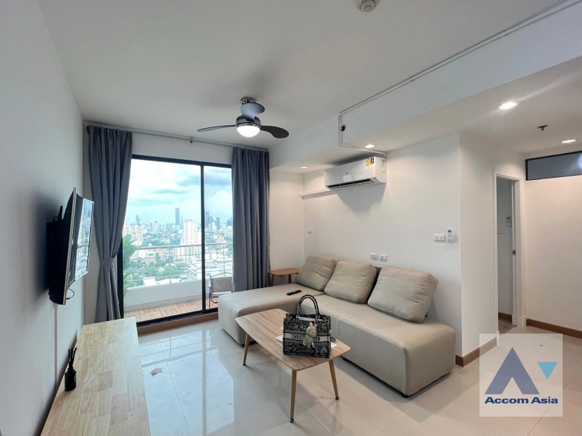 Newly renovated |  2 Bedrooms  Condominium For Rent in Sukhumvit, Bangkok  near MRT Phetchaburi (AA42347)