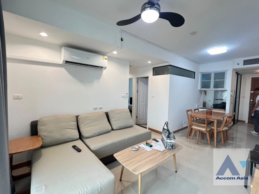 Newly renovated |  2 Bedrooms  Condominium For Rent in Sukhumvit, Bangkok  near MRT Phetchaburi (AA42347)