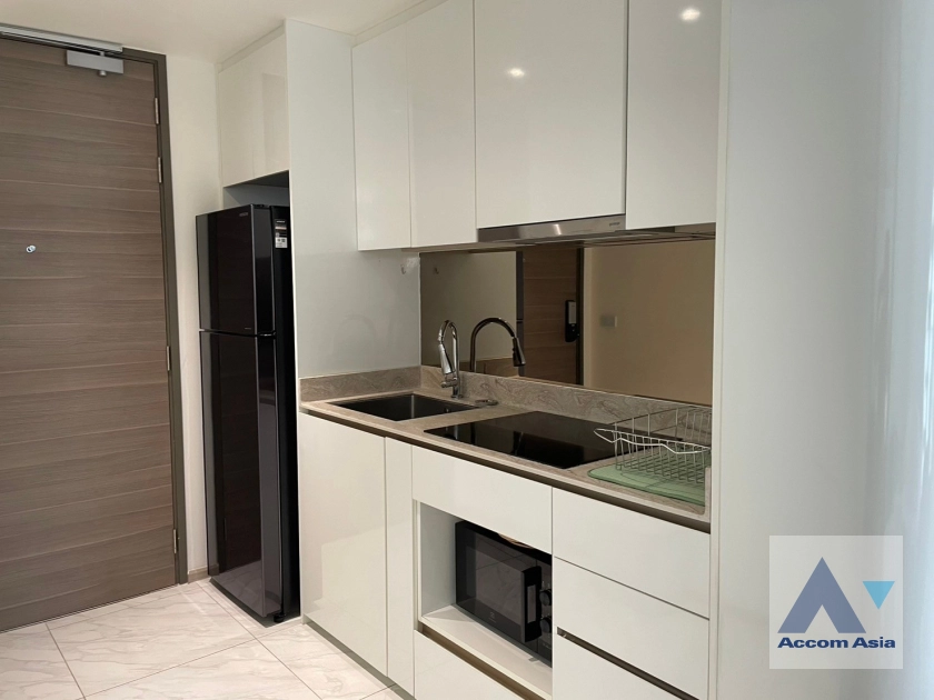  2 Bedrooms  Condominium For Rent in Sukhumvit, Bangkok  near BTS Asok (AA42349)