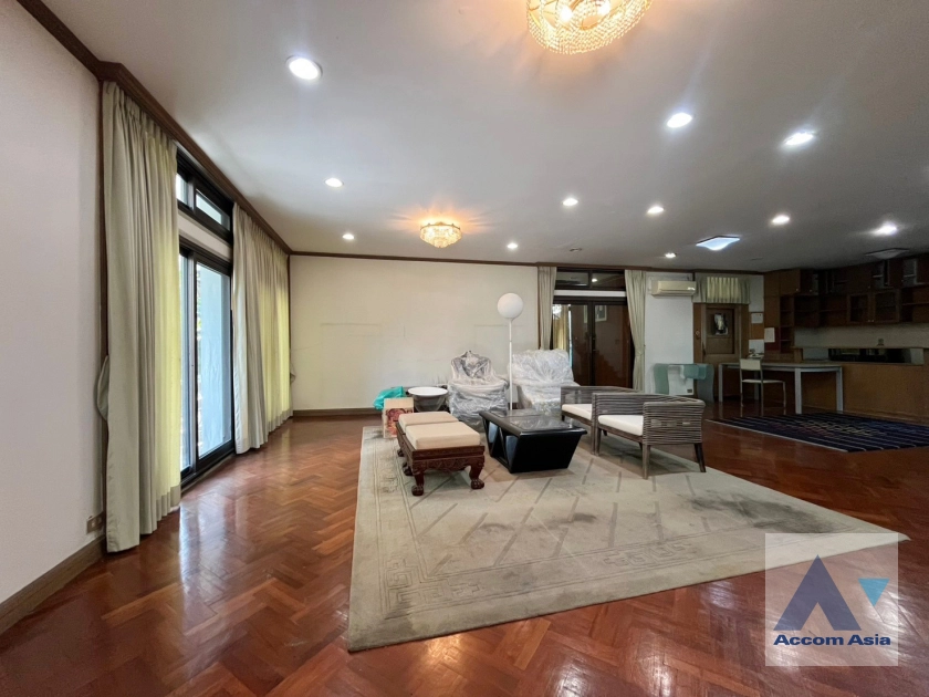 9  3 br House For Rent in Sukhumvit ,Bangkok BTS Ekkamai AA42371